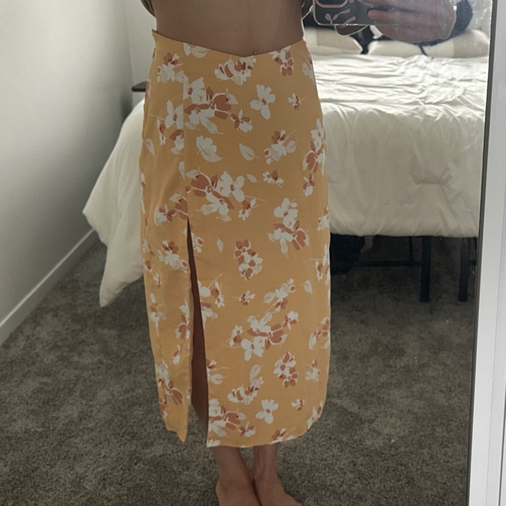 Abercrombie & Fitch Floral Pencil Skirt in Mustard and White